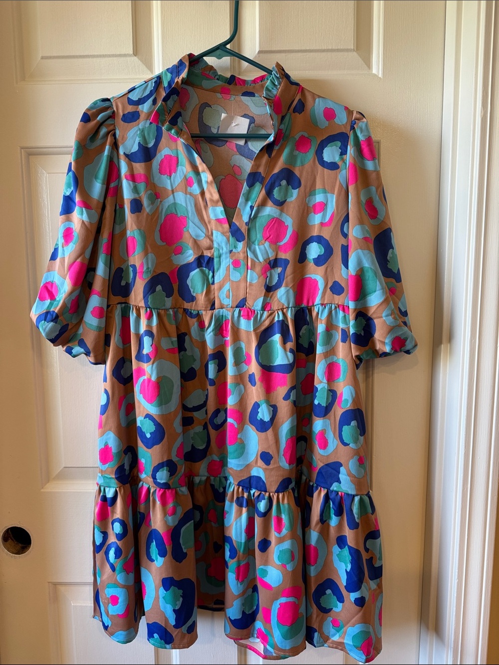 Women's Casual Tiered Pop-Print Dress in Tan and Blue